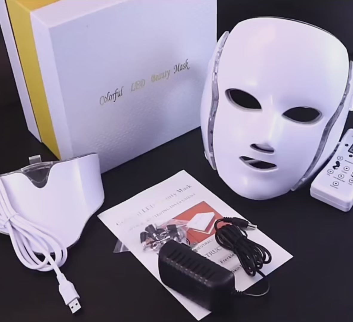 Načíst video: LED maska Cleara – ukázka použití a balení produktu